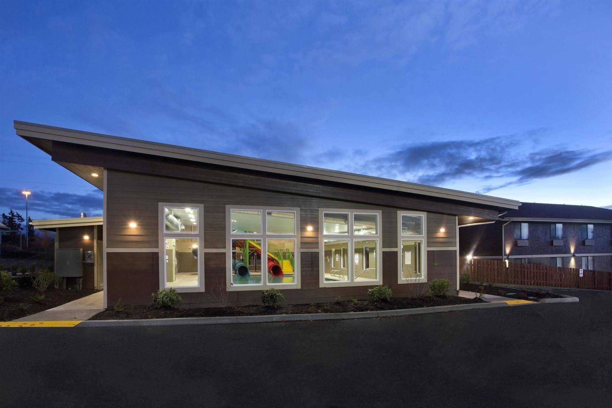 Red Lion Inn And Suites Federal Way Exterior photo