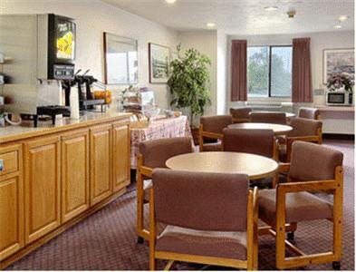 Red Lion Inn And Suites Federal Way Restaurant photo